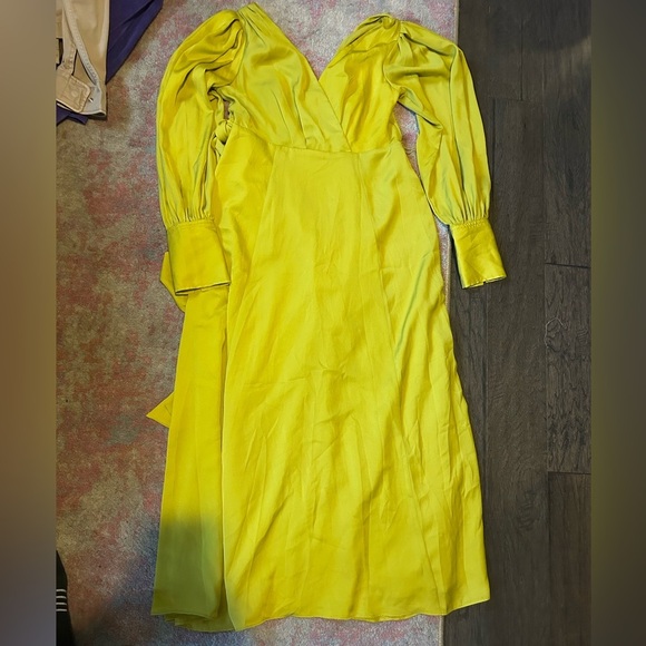 Banana Republic Yellow Satin Dress Size 6 Wedding Guest Look - Picture 7 of 8